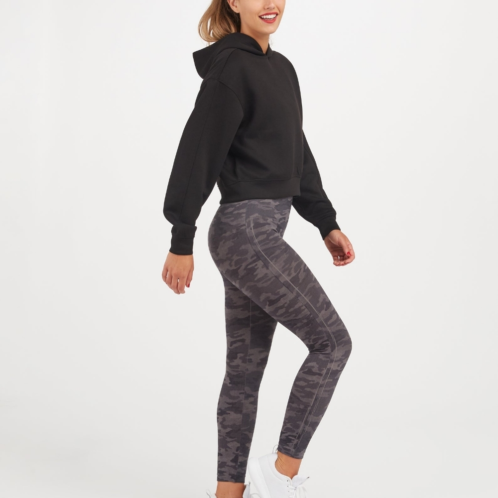 Camo Leggings. Tried on only!